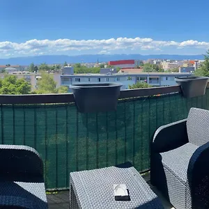 Avec Belle Vue Et Place De Parking , Annemasse France