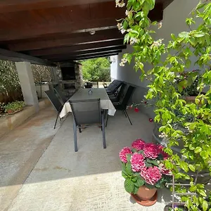 https://apartman-varea.in-istria.net